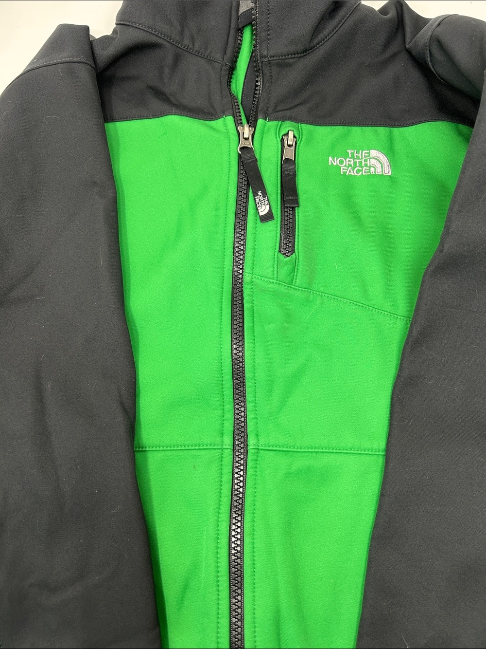 The North Face Green and Black Kids' Softshell Jacket Size 14-16